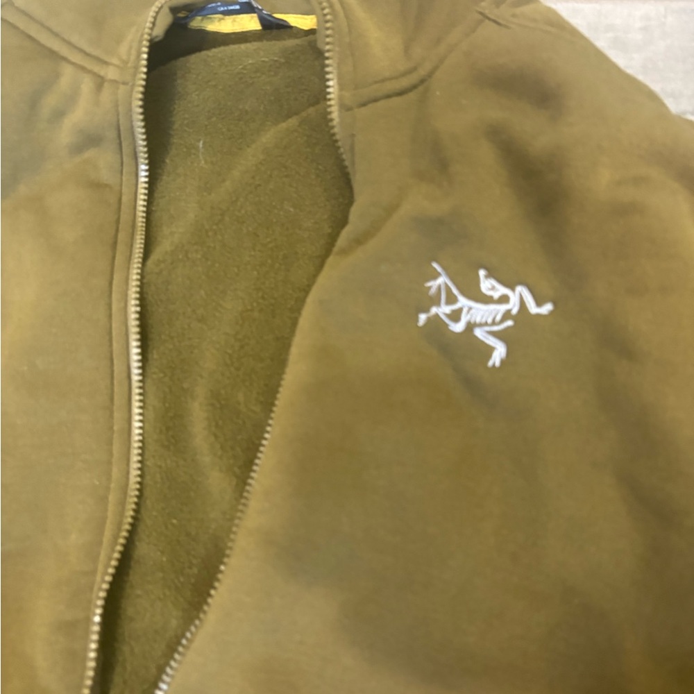 Arc'teryx Olive soft base layer zip up Jacket